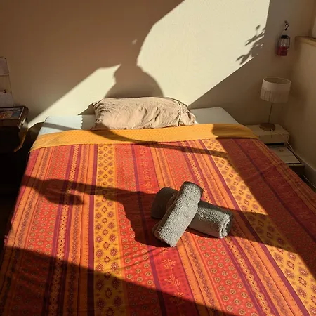 Habitación en casa particular Cozy, Vue Sur Jardin, Proche Tram Centre Ville&aéroport